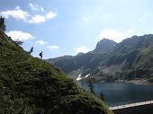 Da Carona al Pizzo del Becco (2507 m.) per via ferrata, con discesa dal Passo di Sardegnana, Lago Colombo e Laghi Gemelli il 25 agosto 2009 -  FOTOGALLERY